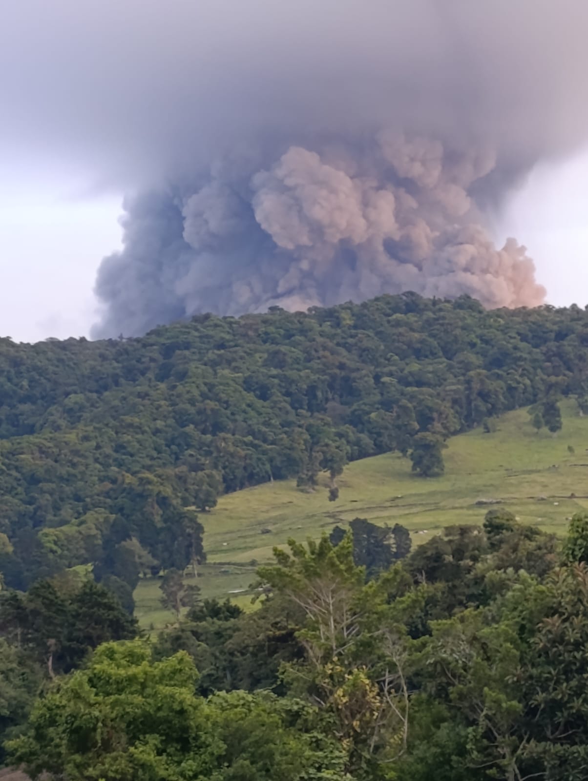 Erupción del Volcán Poás